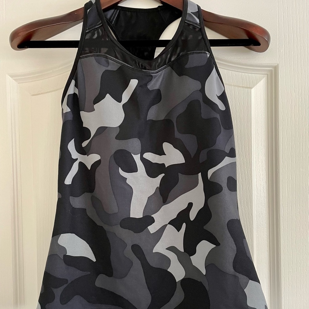 ATHLETA | Cutout Racerback Full Body Workout Tank Camo Padded Bra XS - Picture 4 of 5
